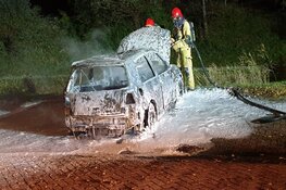 Auto door brand verwoest aan Kleine Tocht in Zaandam
