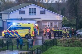 Piet redt onwelgeworden persoon uit sloot in Westzaan