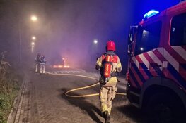 Auto gaat in vlammen op in Assendelft