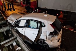 Vier gewonden en enorme ravage na frontale aanrijding in Zaandam