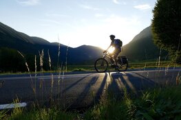 Hoe komt het dat de elektrische fiets zo populair is?