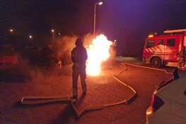 Auto door brand verwoest in Assendelft