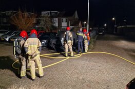 Auto door brand verwoest in Assendelft
