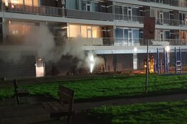 Brand in flat in Zaandam; rook uit kelderbox