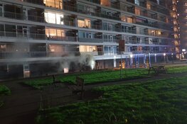 Brand in flat in Zaandam; rook uit kelderbox