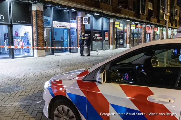 Ramkraak op tabaksspeciaalzaak aan de Krommenieerweg in Wormerveer