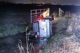 Auto gecrasht op Genieweg in Assendelft