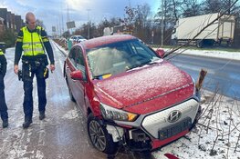 Automobiliste raakt van de weg op N203