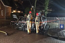 Drie auto's in brand in Westzaan