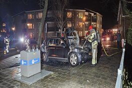 Drie auto's in brand in Westzaan