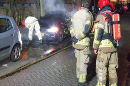 Auto in brand aan Rederstraat te Zaandam