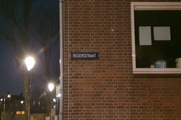 Auto in brand aan Rederstraat te Zaandam