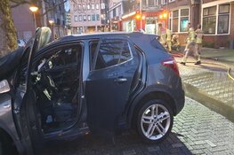 Drietal auto's beschadigd door brand in Zaandam