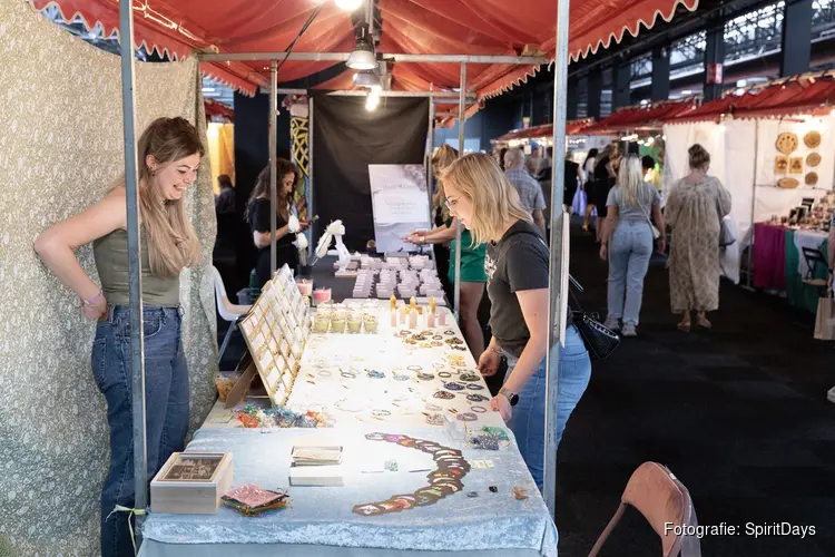 Ontdek SpiritDays op 17 & 18 februari in Zaandam: De nieuwste spirituele beurs van Nederland die liefhebbers van spiritualiteit samenbrengt!