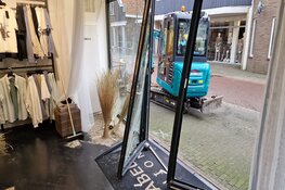Ramkraak gepleegd op kledingwinkel in Krommenie