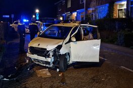 Automobilist crasht op Provincialeweg in Zaandam