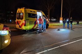 Scooterrijdster in botsing met auto op Albert Heijnweg in Zaandam
