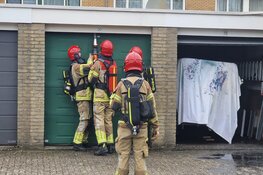 Brand in garagebox in Zaandam: rook vanaf snelweg te zien