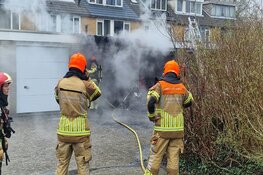 Brand in garagebox in Zaandam: rook vanaf snelweg te zien