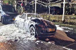 Auto door brand verwoest in Botenmakersstraat in Zaandam