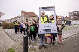 Voortaan gaan kinderen in Zaandam met de Loopbus naar school