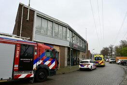 Personen vallen door vloer bedrijfspand Zaandam