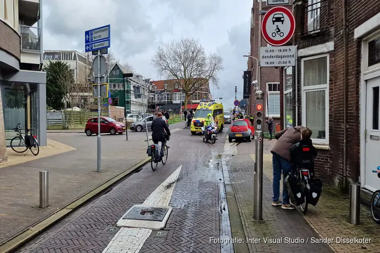 Klokslag 12 uur: beweegbare paal omhoog, ongeluk met auto