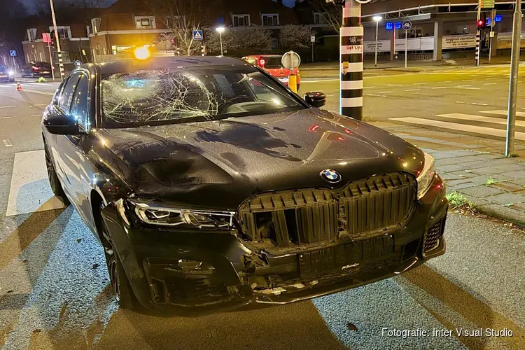 Scooterrijder ernstig gewond na aanrijding in Zaandam