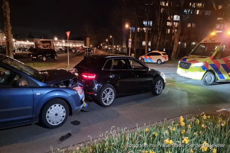 Kopstaartbotsing op De Wetering in Zaandam