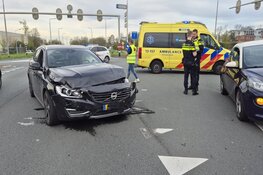 Aanrijding op druk kruispunt in Wormerveer