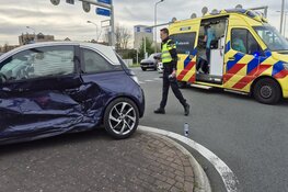 Aanrijding op druk kruispunt in Wormerveer