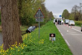 Twee ongelukken op doorgaande weg in Westzaan