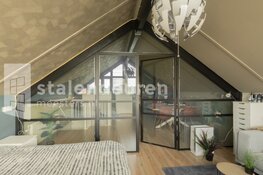 Alle drie deuren in woonkamer van staal!