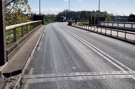 Spekgladde weg: vrachtwagen verliest cacaoboter