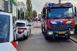 Gewonde bij brand in bedrijf in Zaandam