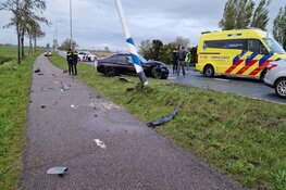 Auto van 227.000 euro crasht in Assendelft