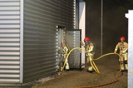 Brand in bedrijfspand aan Tienlingstraat in Zaandam