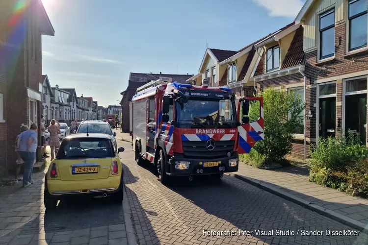 Brand in achtertuin van woning Krommenie