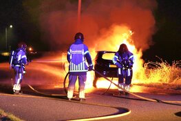 Auto in brand op Kanaalweg in Assendelft