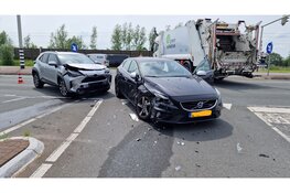 Ongeval op kruising in Krommenie: twee gewonden