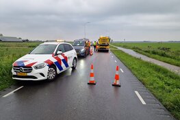 Automobiliste raakt met auto van de weg in Assendelft