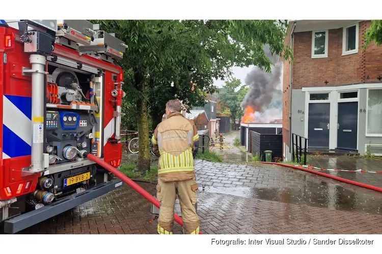 Uitslaande schuurbrand in Zaandam
