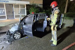 Auto door brand verwoest in Zaandijk