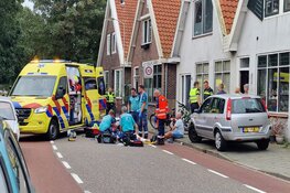 Fietser gewond op Overtoom in Westzaan: weg afgesloten
