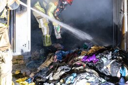 Brand bij kringloopwinkel in Zaandam