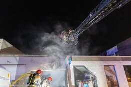 Brand bij kringloopwinkel in Zaandam