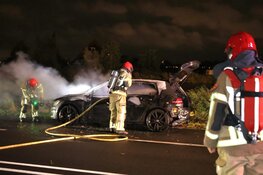 Auto vliegt in brand op N246