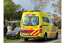 Scooterrijder aangereden in Westzaan: barst in voorruit