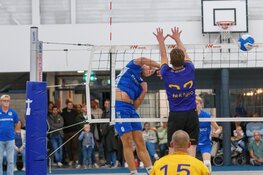 Compaen omarmt Bart Vlasblom