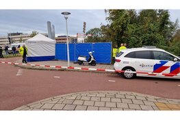 Overledene aangetroffen in sloot bij politiebureau Zaandijk